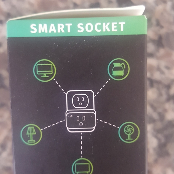 Simply Socket by Simply Conserve wi-fi enabled new in box 125V, rated 15A no hub - Picture 5 of 9